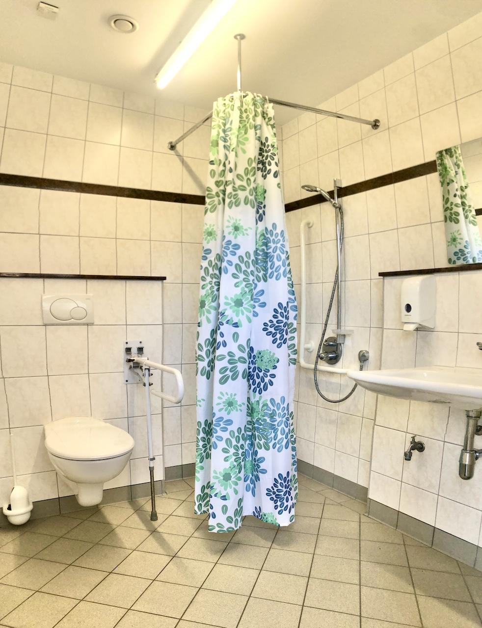 Barrierefreies Bad - Behinderten Toilette Küstencamp Campingplatz Ruegen